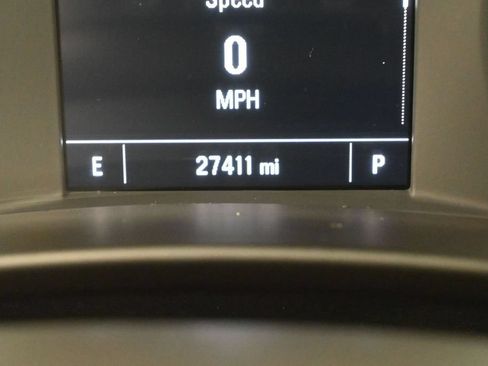 Used 2023 Chevrolet Equinox LS FWD image 24