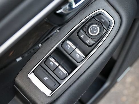 Certified 2025 Subaru Outback Touring AWD/4WD image 5