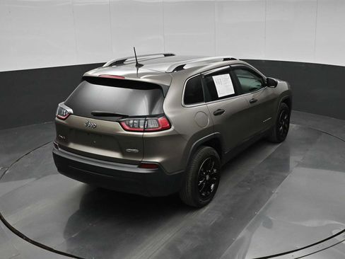 Used 2019 Jeep Cherokee Latitude Plus w/ Comfort/Convenience Group AWD/4WD image 29