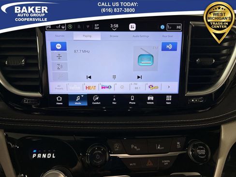 Used 2021 Chrysler Pacifica Limited w/ Uconnect Theater Family Group image 14