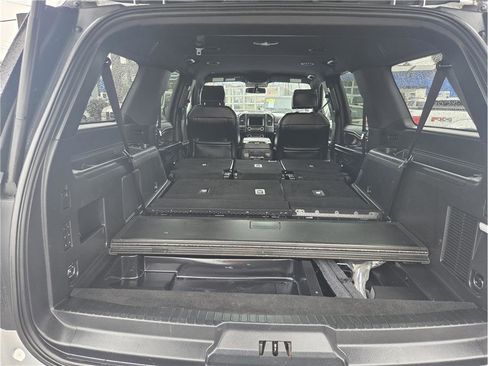 Used 2018 Ford Expedition Max Limited image 11