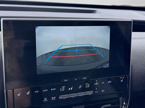 Used 2025 Toyota bZ4X FWD image 22