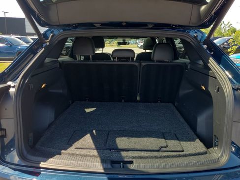 Used 2023 Volkswagen Atlas Cross Sport SE w/ Panoramic Sunroof Package AWD/4WD image 15