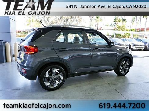 Used 2024 Hyundai Venue Limited FWD image 8