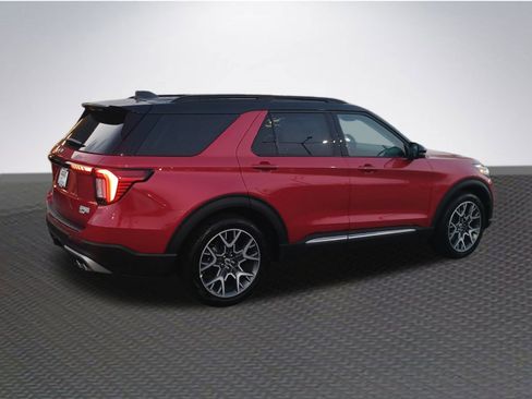 New 2025 Ford Explorer Platinum w/ Ultimate Package image 4
