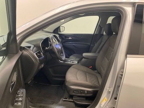 Used 2020 Chevrolet Equinox LT w/ Driver Convenience Package AWD/4WD image 9