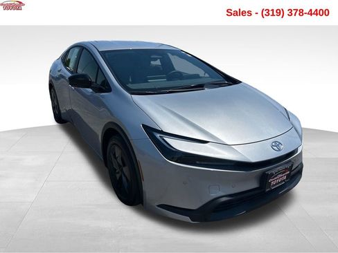 Used 2026 Toyota Prius LE FWD image 9