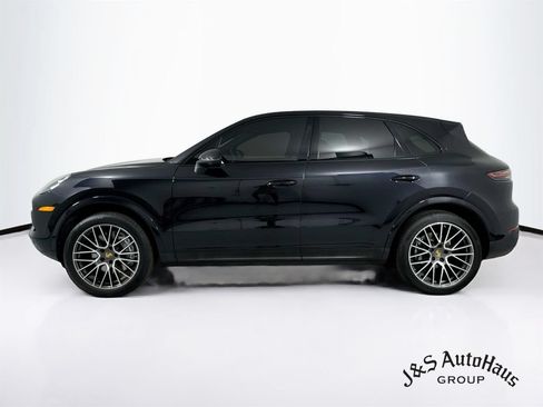 Used 2021 Porsche Cayenne AWD/4WD image 4