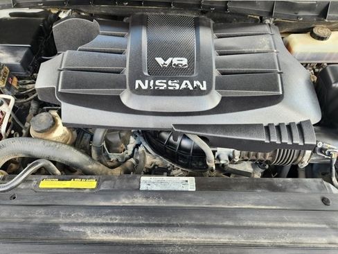 Used 2018 Nissan Titan SV w/ SV Convenience Package image 33