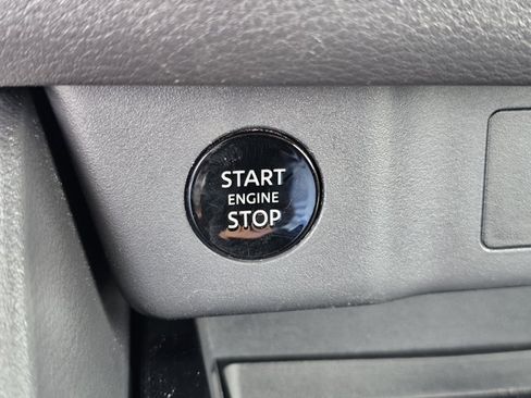 Used 2026 Nissan Rogue SV FWD image 49