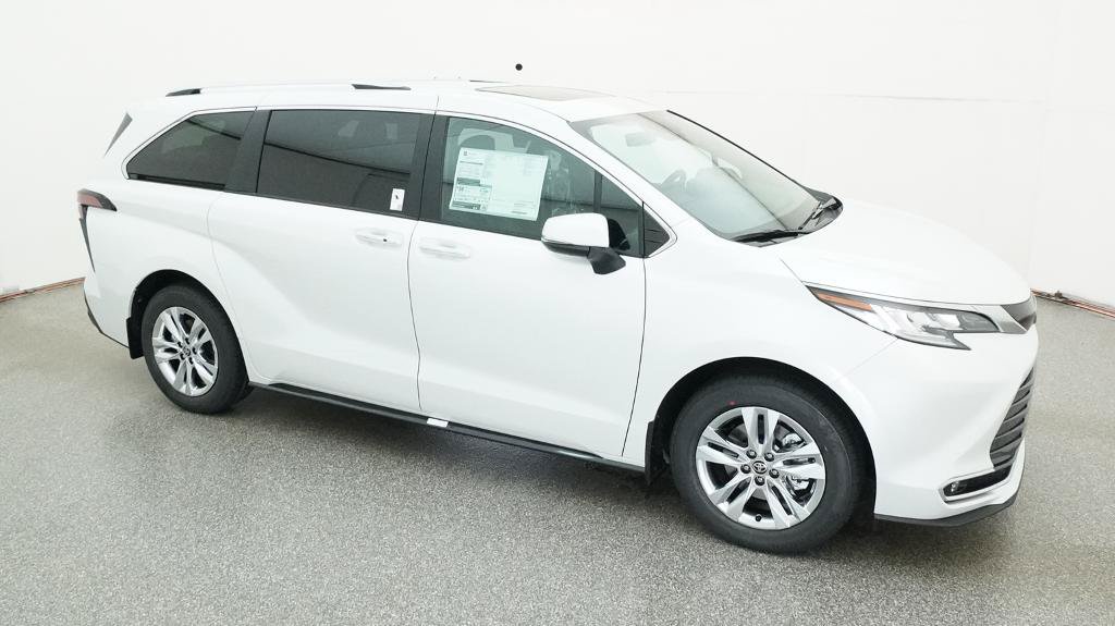 Used 2026 Toyota Sienna Limited FWD image 15