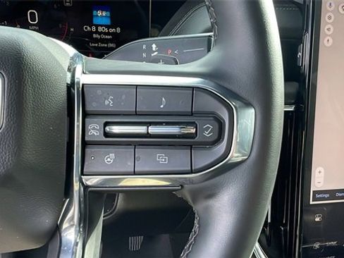 Used 2025 GMC Yukon XL Denali image 23