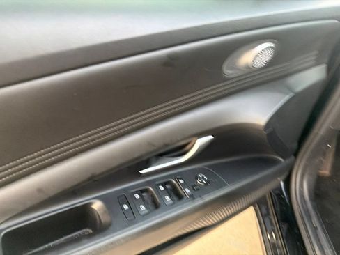 Used 2023 Hyundai Elantra Limited FWD image 11