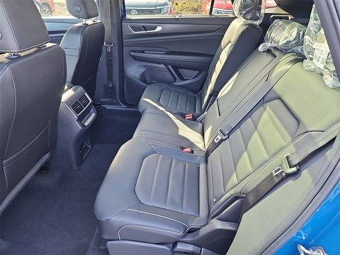 Certified 2025 Volkswagen Atlas Cross Sport SEL image 24