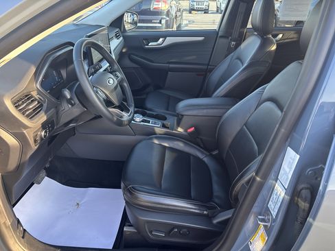 Used 2024 Ford Escape Platinum image 12