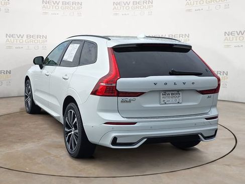 Used 2023 Volvo XC60 B5 Plus w/ Climate Package AWD/4WD image 3