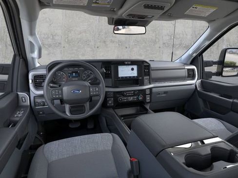 New 2026 Ford F250 XLT w/ FX4 Off-Road Package image 9