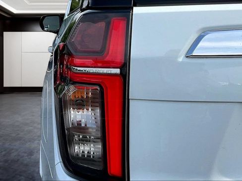 Used 2023 Chevrolet Suburban Premier AWD/4WD image 22