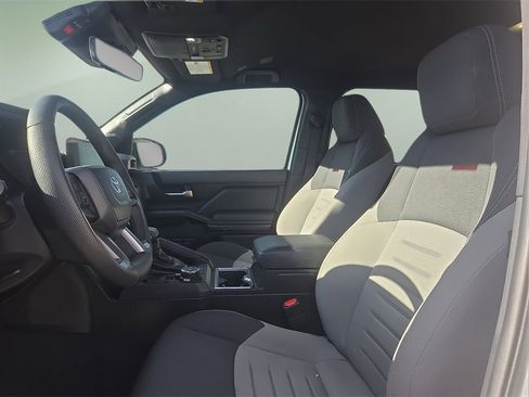 Used 2024 Toyota Tacoma TRD Off-Road image 20