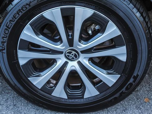 Used 2022 Toyota Prius Prime XLE image 11