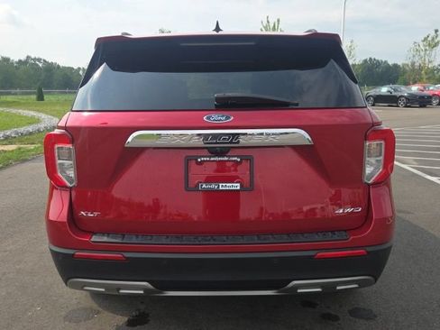 Used 2021 Ford Explorer XLT w/ Equipment Group 202A AWD/4WD image 9