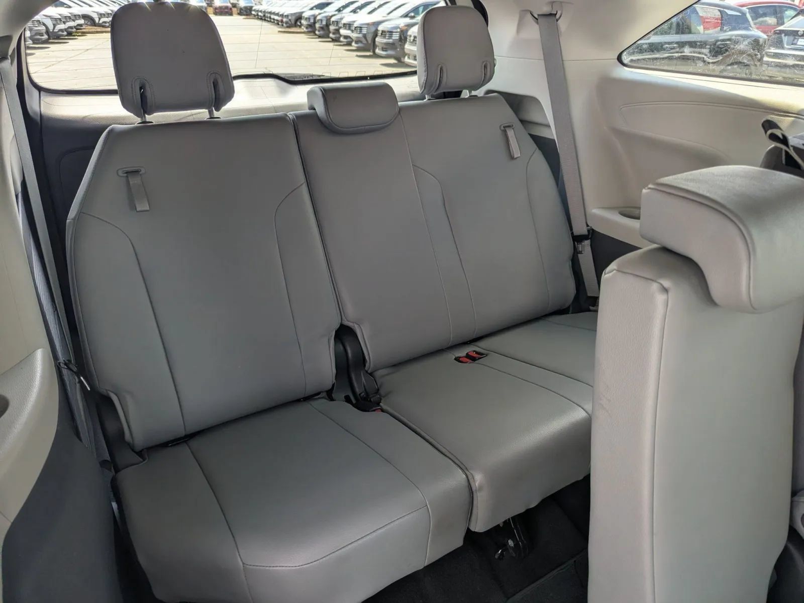 Used 2022 Toyota Sienna XLE FWD image 15