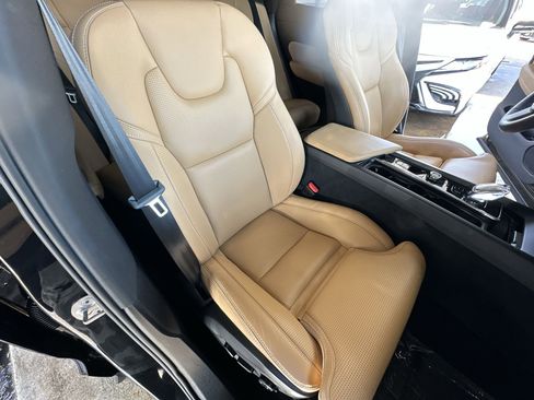 Used 2024 Volvo XC60 T8 Ultimate w/ Protection Package Premier image 28