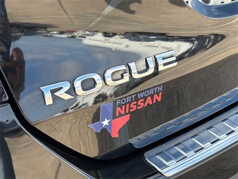 Used 2016 Nissan Rogue S image 10