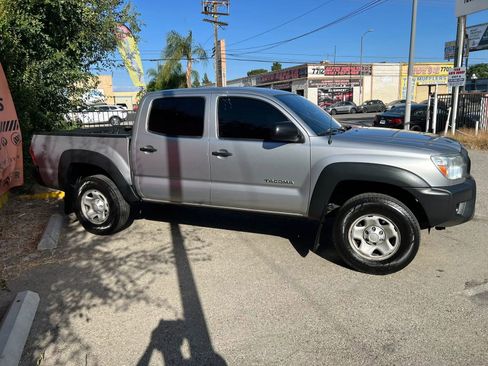 Used 2015 Toyota Tacoma PreRunner w/ Convenience Package RWD image 4