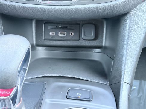 Used 2022 Chevrolet Equinox RS w/ RS Leather Package image 23