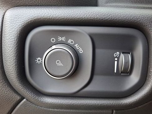 Used 2024 RAM 2500 Tradesman w/ Chrome Appearance Group image 26