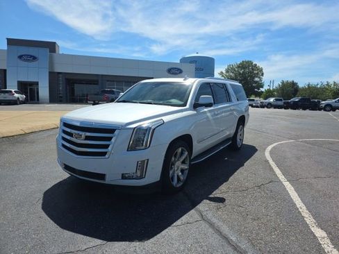 Used 2018 Cadillac Escalade ESV Premium Luxury RWD image 7