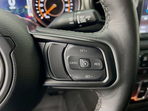 Used 2021 Jeep Gladiator Willys image 32