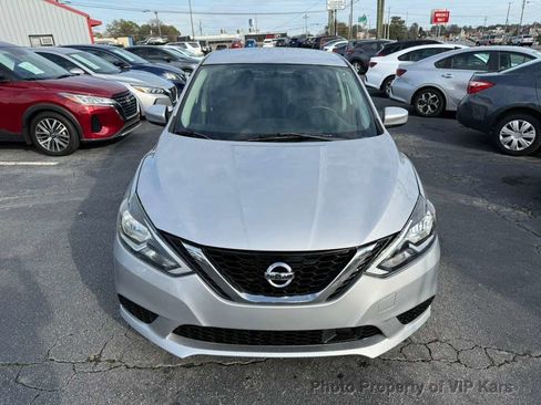 Used 2019 Nissan Sentra SV image 2
