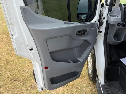 Used 2016 Ford Transit 250 130 Low Roof RWD image 7
