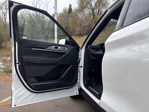 Certified 2025 Ford Explorer ST-Line w/ Premium Package image 9