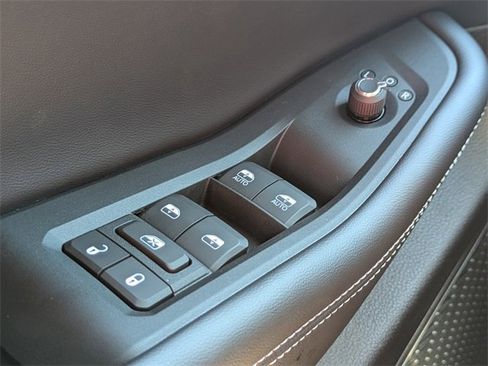 New 2025 Jeep Grand Cherokee L Altitude image 25