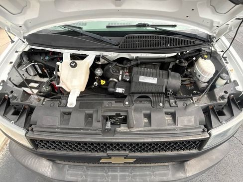 Used 2018 Chevrolet Express 3500 Extended w/ Driver Convenience Package RWD image 27