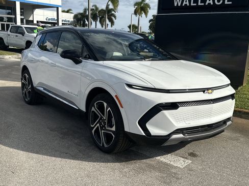 New 2026 Chevrolet Equinox EV LT image 4