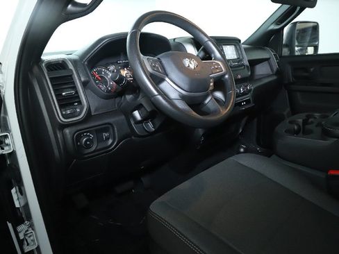 Used 2024 RAM 3500 Tradesman w/ Chrome Appearance Group AWD/4WD image 17
