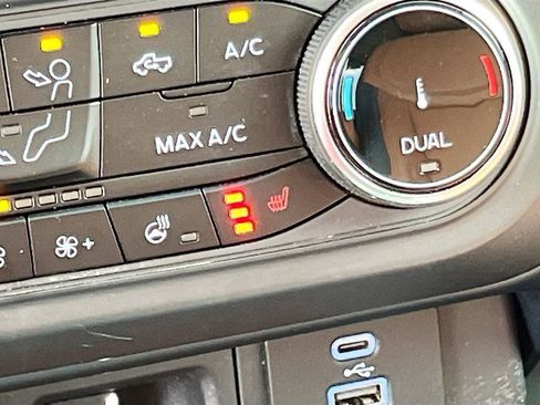 Used 2024 Ford Maverick Lariat AWD/4WD image 21