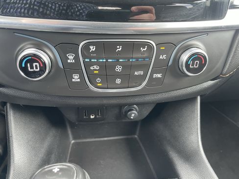 Used 2020 Chevrolet Traverse LS AWD/4WD image 22