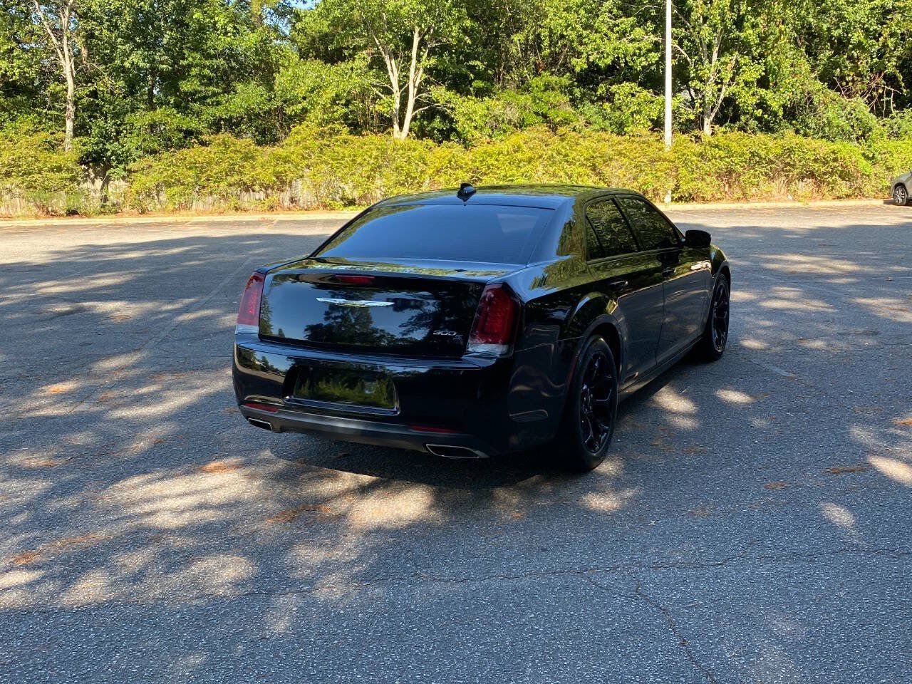 Used 2019 Chrysler 300 S RWD image 5