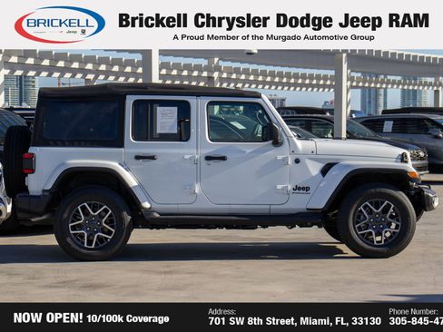 Used 2025 Jeep Wrangler Sahara image 4