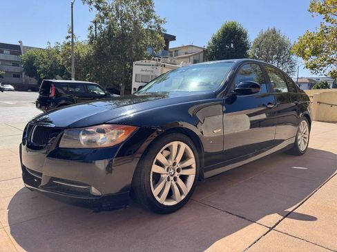 Used 2008 BMW 328i Sedan w/ Sport Pkg RWD image 3