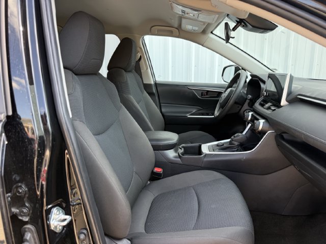 Certified 2025 Toyota RAV4 LE AWD/4WD image 29