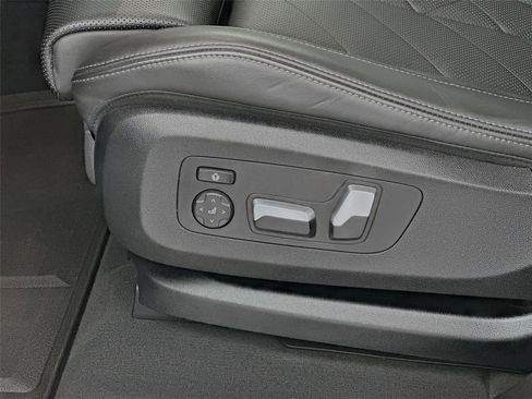 Used 2023 BMW X5 xDrive40i w/ Premium Package AWD/4WD image 23