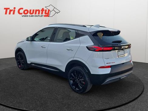 Used 2023 Chevrolet Bolt EUV Premier w/ Sun & Sound Package FWD image 6