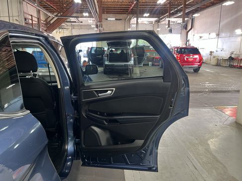 Used 2018 Ford Edge SEL AWD/4WD image 25