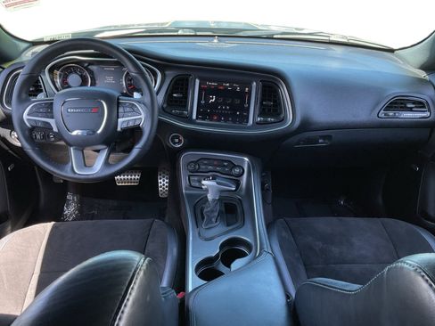 Used 2018 Dodge Challenger R/T Scat Pack w/ Dynamics Package RWD image 9